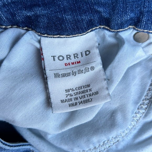 Torrid Denim Jeans Distress Straight leg 18R - Picture 7 of 12